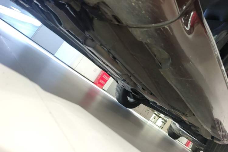 Used Volvo XC60 2015 T5 Smart Upgrade Model Left Side Sill