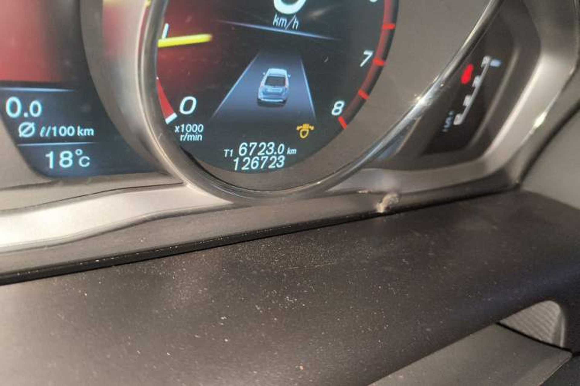 Used Volvo XC60 2015 T5 Zhiya Edition Odometer Close Up