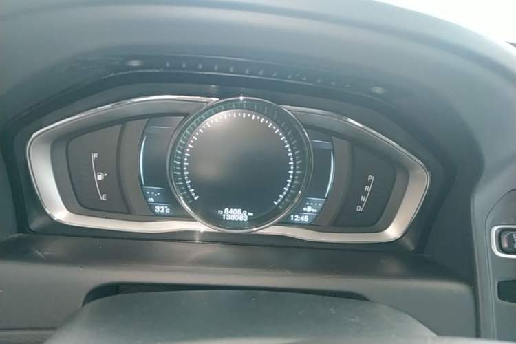 Used Volvo XC60 2015 T5 AWD Zhiyuan Edition Odometer Close Up