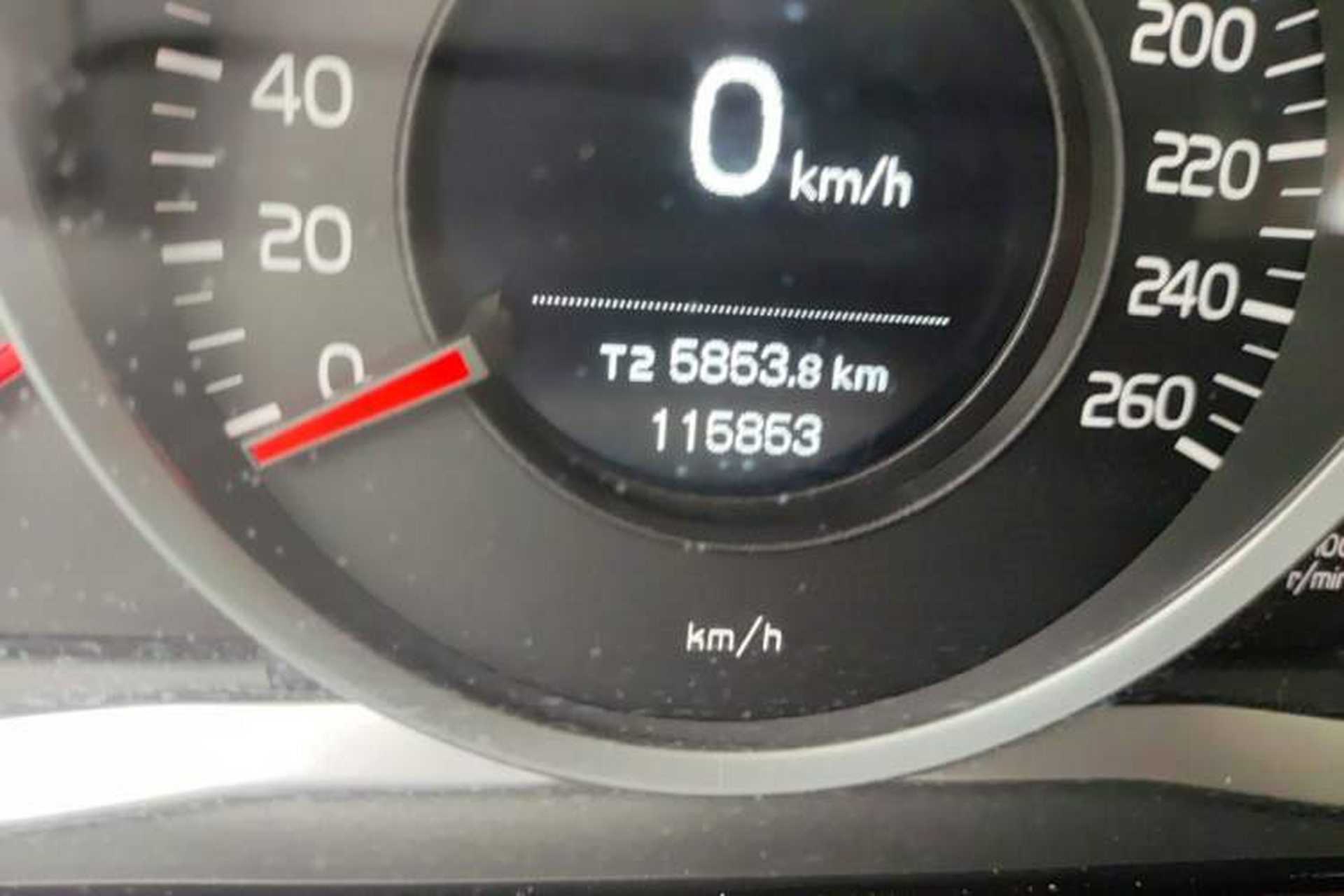 Used Volvo XC60 2015 T5 Smart Edition Odometer Close Up