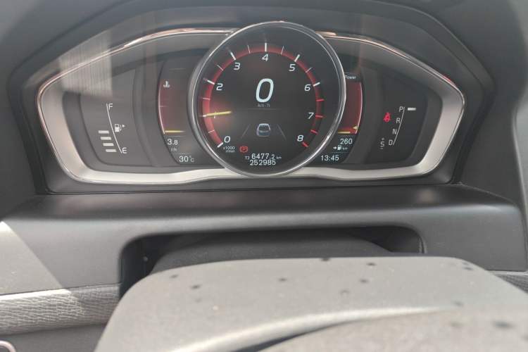 Used Volvo XC60 2015 T5 AWD Zhiyuan Edition Odometer Close Up