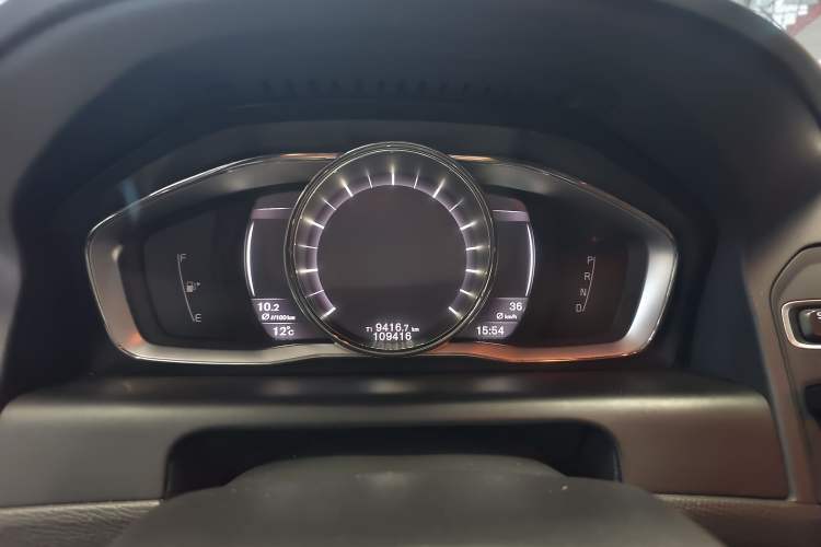 Used Volvo XC60 2015 T5 AWD Smart Drive Edition Odometer Close Up