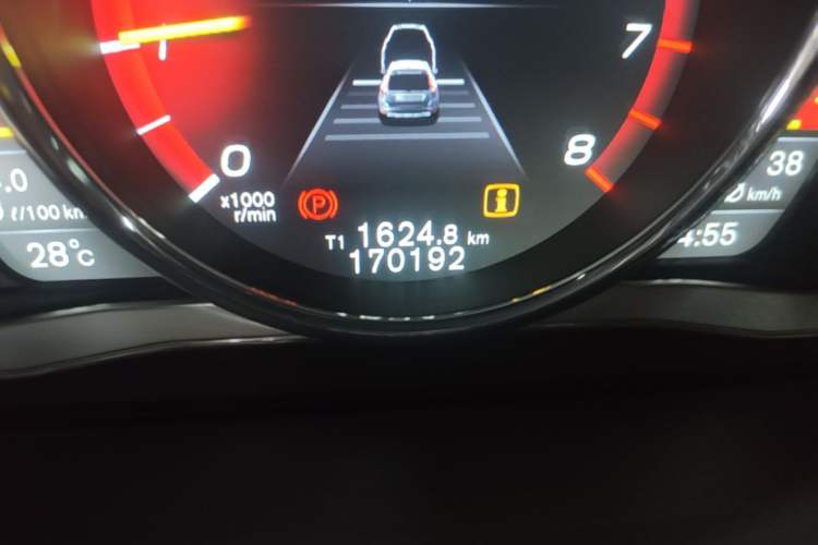 Used Volvo XC60 2015 T5 AWD Zhiyuan Edition Odometer Close Up