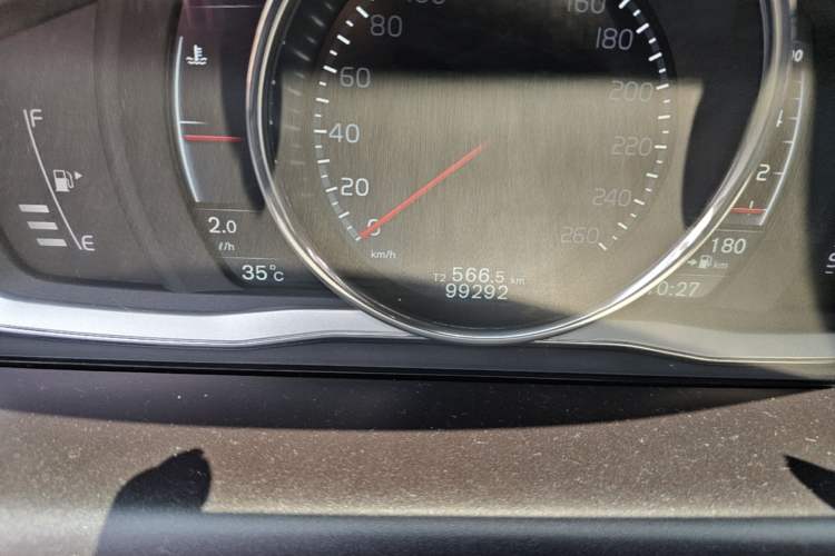Used Volvo XC60 2015 T5 AWD Smart Drive Edition Odometer Close Up