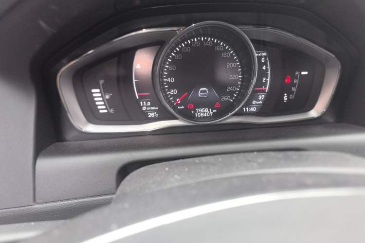 Used Volvo XC60 2015 T5 AWD Zhiyuan Edition Odometer Close Up