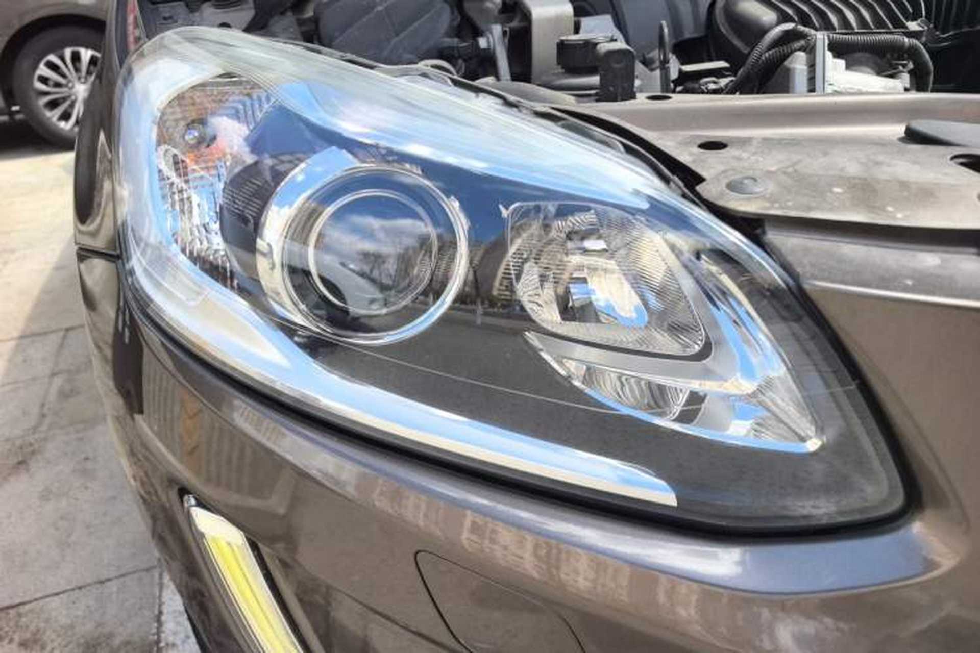Used Volvo XC60 2015 T5 AWD Zhiyuan Edition Right Front Headlight