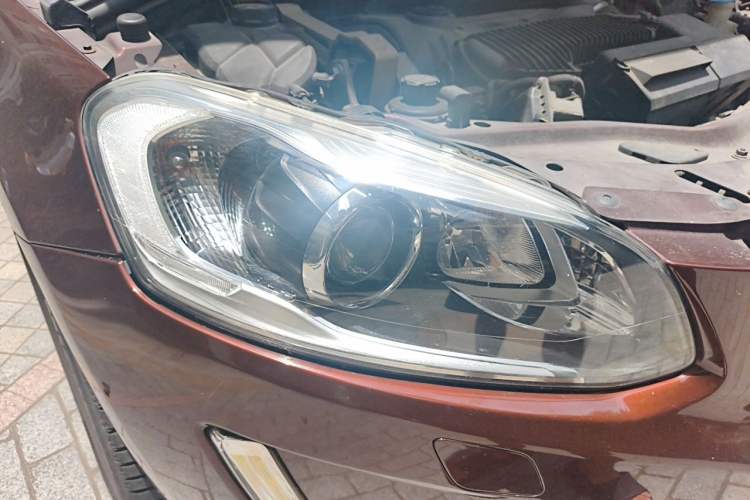Used Volvo XC60 2015 T5 AWD Smart Drive Edition Right Front Headlight