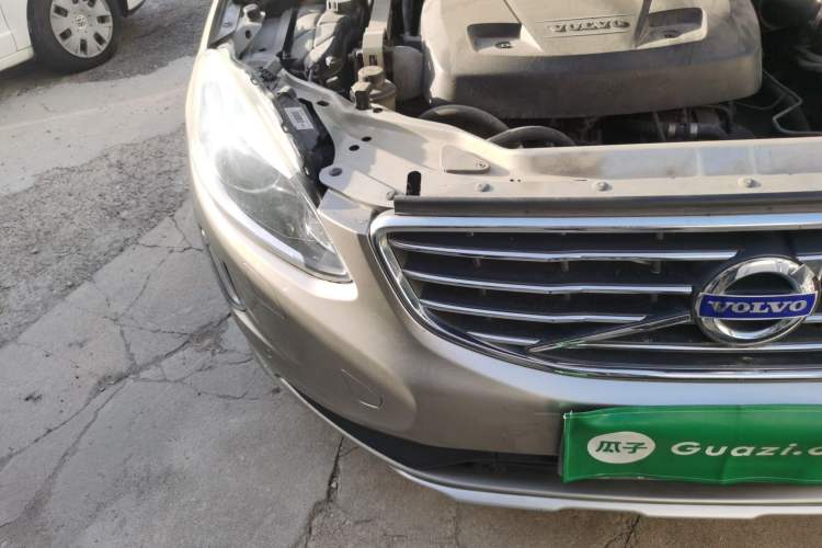 Used Volvo XC60 2015 T5 Smart Upgrade Model Right Front Headlight