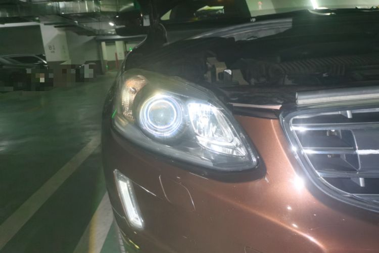 Used Volvo XC60 2015 T5 AWD Smart Drive Edition Right Front Headlight