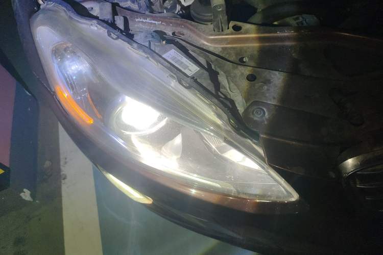 Used Volvo XC60 2015 T5 Smart Upgrade Model Right Front Headlight