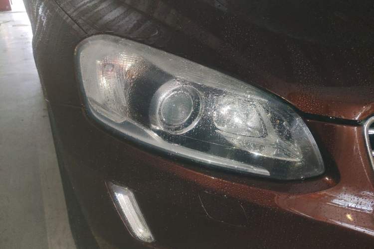 Used Volvo XC60 2015 T5 AWD Zhiyuan Edition Right Front Headlight