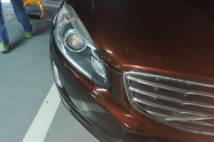 Used Volvo XC60 2015 T5 Smart Upgrade Model Right Front Headlight