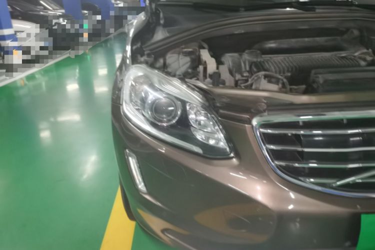 Used Volvo XC60 2015 T5 AWD Zhiyuan Edition Right Front Headlight