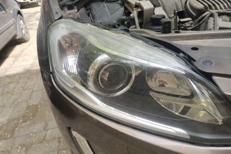 Used Volvo XC60 2015 T5 AWD Zhiyuan Edition Right Front Headlight