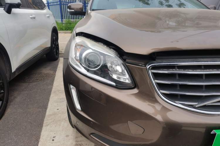Used Volvo XC60 2015 T5 Smart Upgrade Model Right Front Headlight