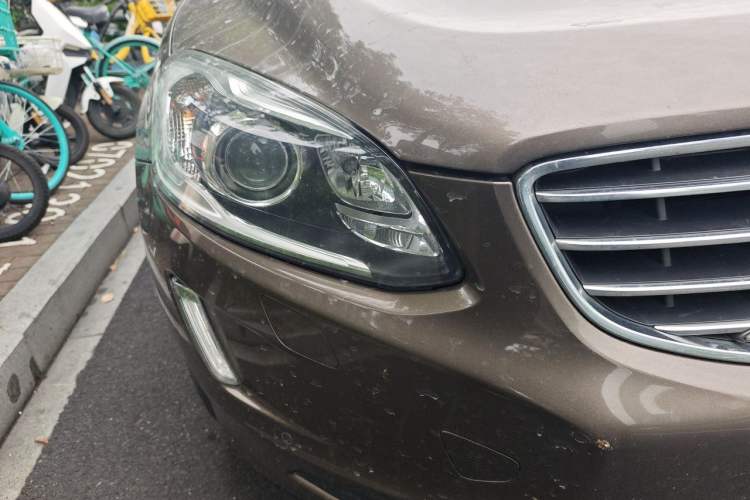 Used Volvo XC60 2015 T5 Smart Upgrade Model Right Front Headlight