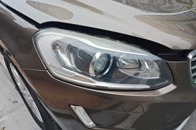 Used Volvo XC60 2015 T5 Smart Upgrade Model Right Front Headlight