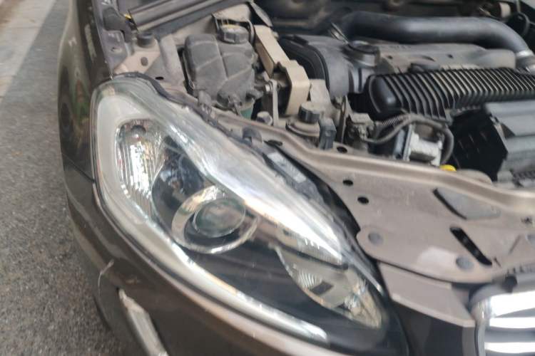 Used Volvo XC60 2015 T5 AWD Smart Drive Edition Right Front Headlight