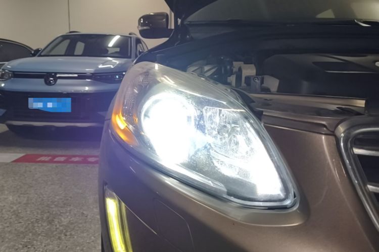 Used Volvo XC60 2015 T5 Smart Upgrade Model Right Front Headlight