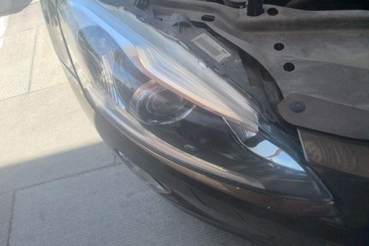 Used Volvo XC60 2015 T5 Smart Upgrade Model Right Front Headlight