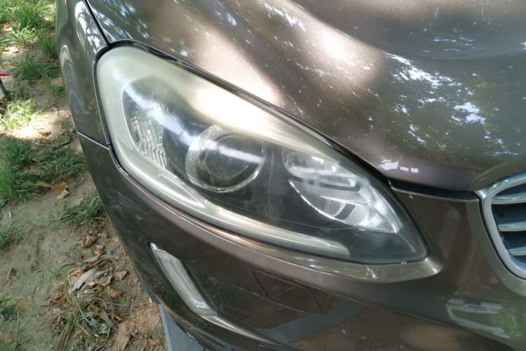 Used Volvo XC60 2015 T5 AWD Zhiyuan Edition Right Front Headlight