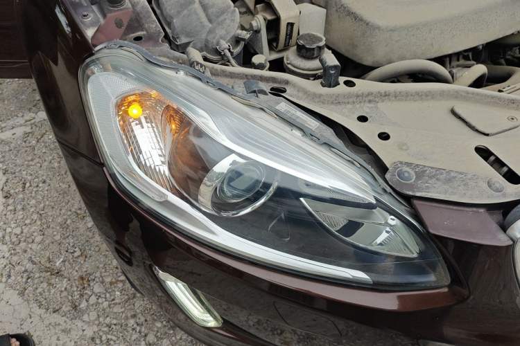 Used Volvo XC60 2015 T5 Smart Upgrade Model Right Front Headlight