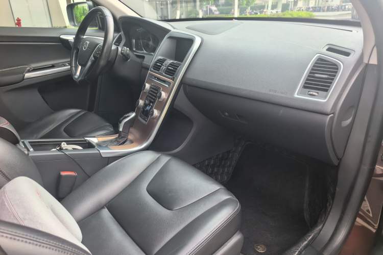 Used Volvo XC60 2015 T5 Smart Upgrade Model Right Front Seat