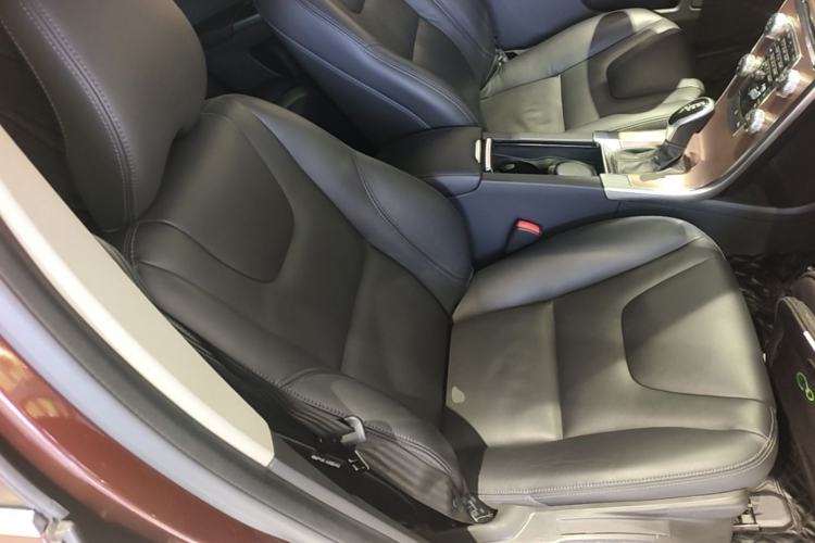 Used Volvo XC60 2015 T5 Smart Upgrade Model Right Front Seat