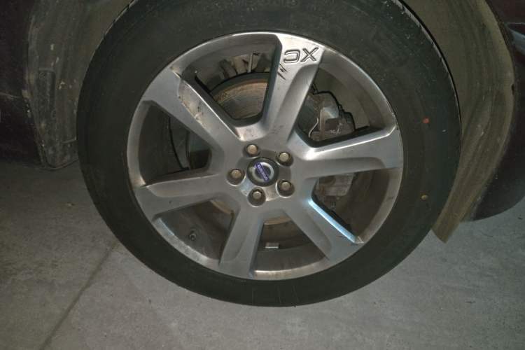 Used Volvo XC60 2015 T6 Zhiyi Edition Right Front Wheel Hub