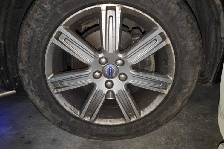 Used Volvo XC60 2015 T5 Smart Upgrade Model Right Front Wheel Hub