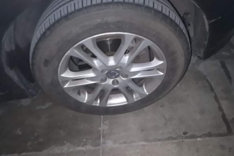 Used Volvo XC60 2015 T5 Smart Edition Right Front Wheel Hub