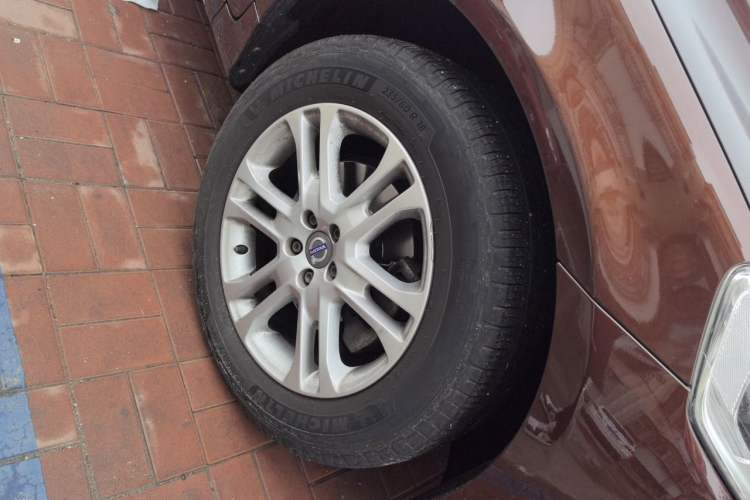Used Volvo XC60 2015 T5 Smart Upgrade Model Right Front Wheel Hub
