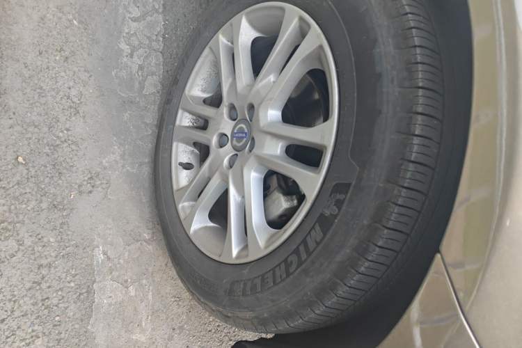 Used Volvo XC60 2015 T5 Smart Upgrade Model Right Front Wheel Hub