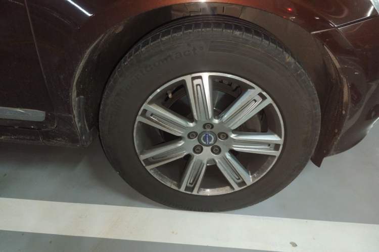 Used Volvo XC60 2015 T5 Smart Upgrade Model Right Front Wheel Hub