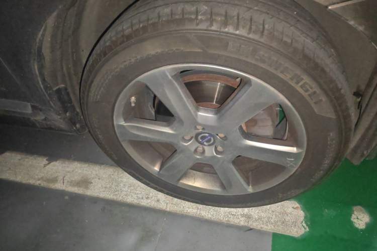 Used Volvo XC60 2015 T6 Zhiyi Edition Right Front Wheel Hub