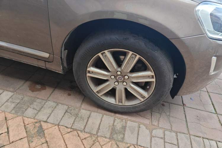 Used Volvo XC60 2015 T5 AWD Zhiyuan Edition Right Front Wheel Hub