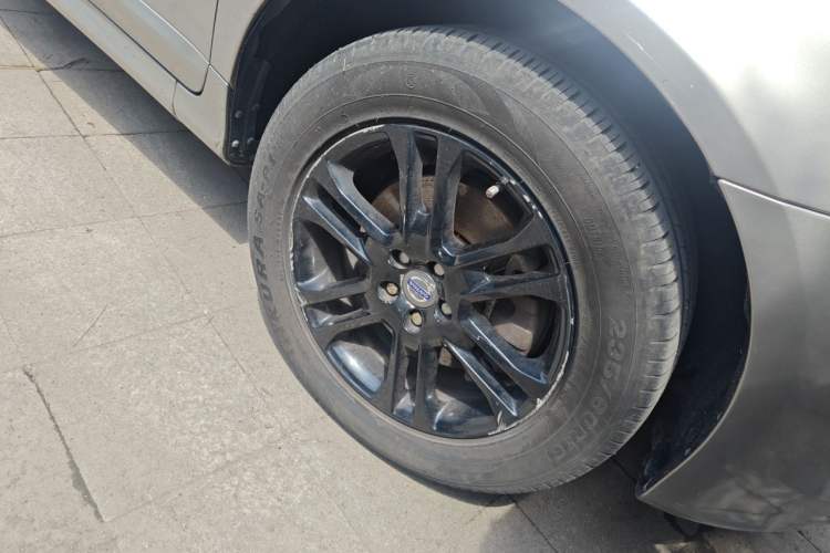 Used Volvo XC60 2015 T5 Smart Edition Right Front Wheel Hub