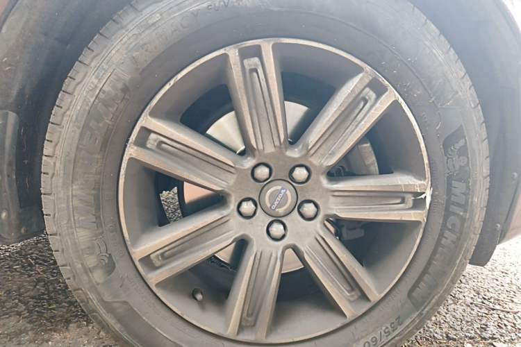 Used Volvo XC60 2015 T5 Smart Upgrade Model Right Front Wheel Hub