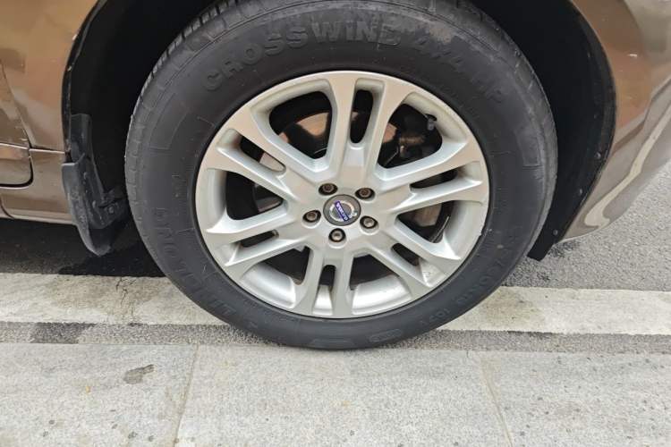 Used Volvo XC60 2015 T5 Smart Upgrade Model Right Front Wheel Hub