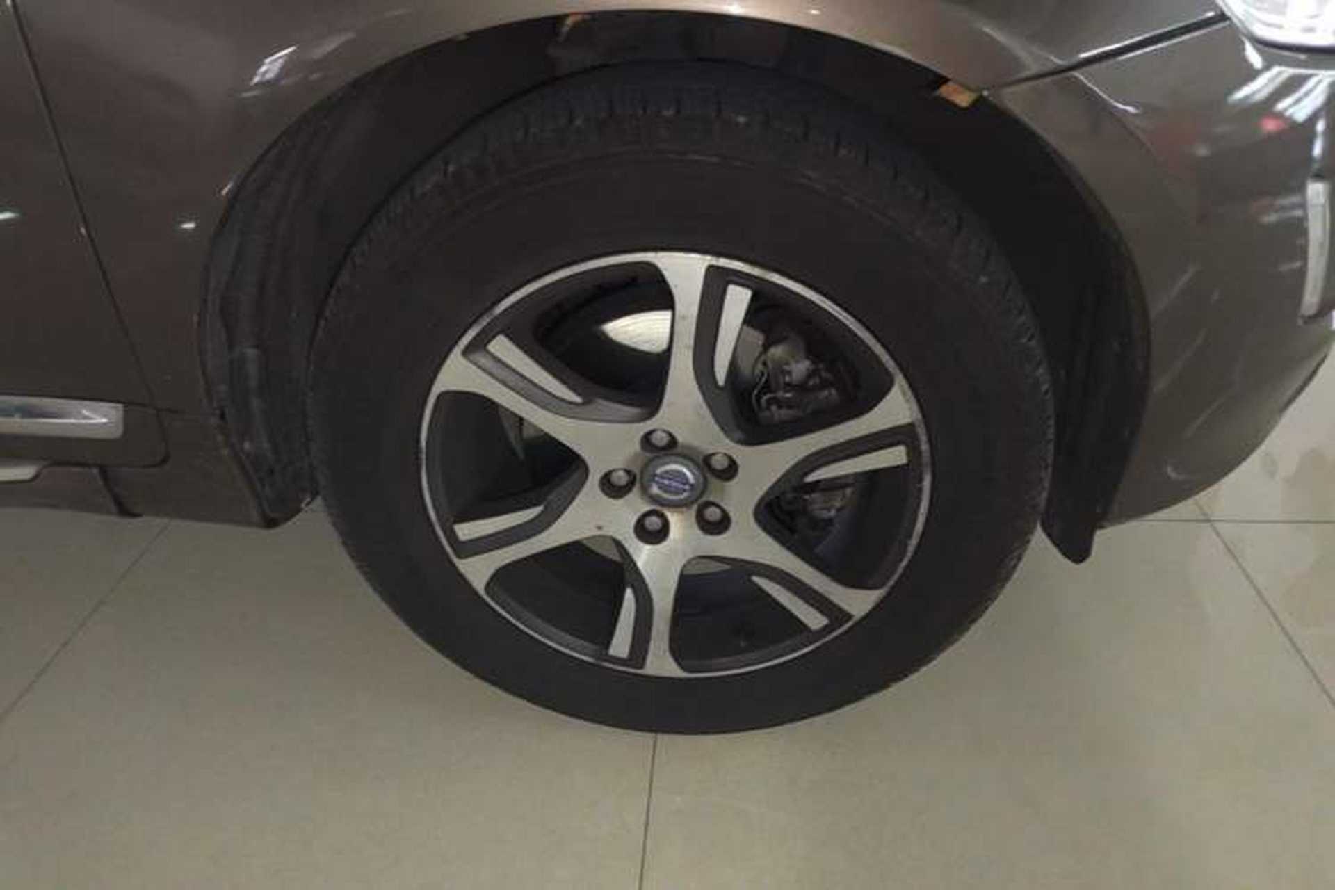 Used Volvo XC60 2015 T5 AWD Zhiyuan Edition Right Front Wheel Hub