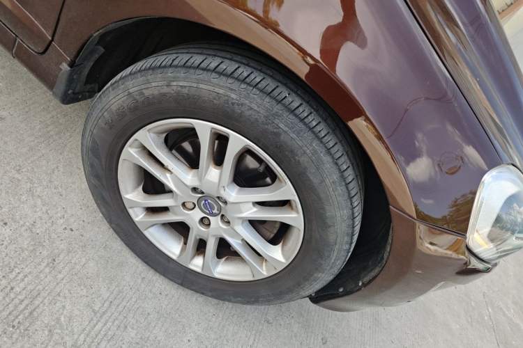 Used Volvo XC60 2015 T5 Smart Upgrade Model Right Front Wheel Hub
