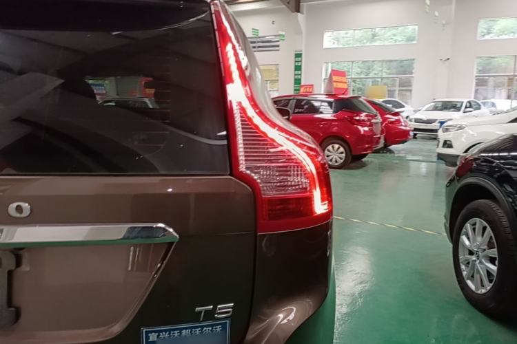 Used Volvo XC60 2015 T5 Smart Edition Right Rear Taillight