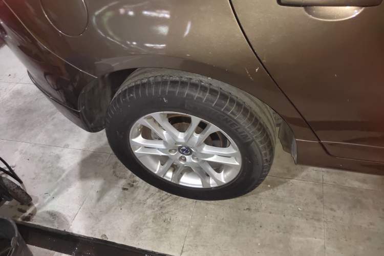 Used Volvo XC60 2015 T5 Zhiyi Edition Right Rear Wheel Hub