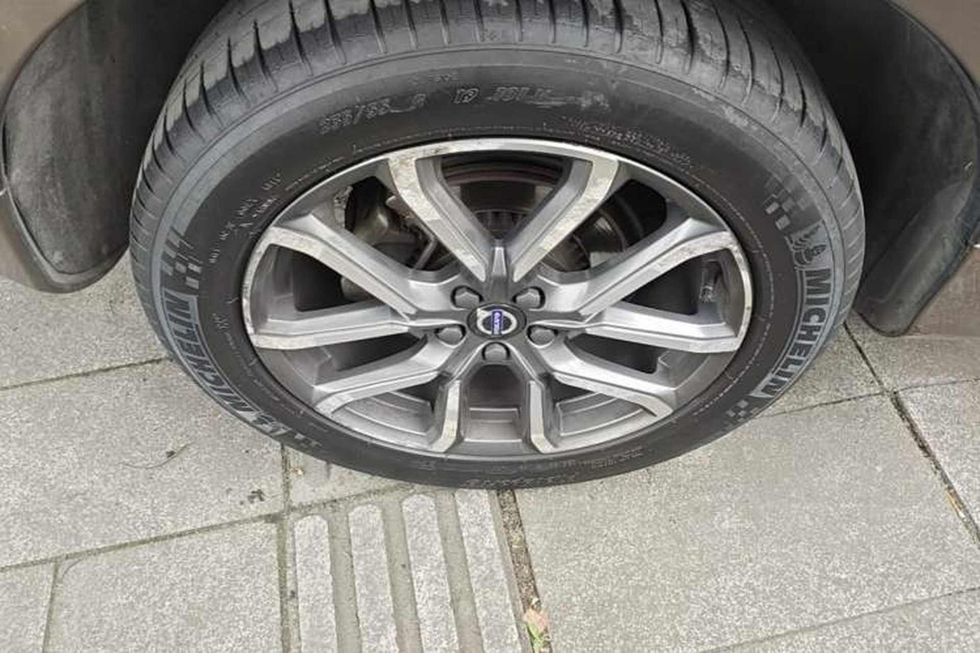 Used Volvo XC60 2015 T5 AWD Smart Drive Edition Right Rear Wheel Hub