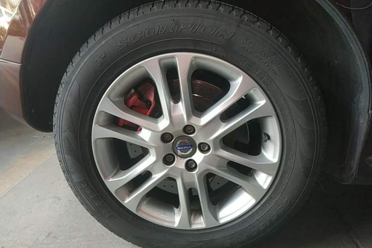 Used Volvo XC60 2015 T5 Smart Upgrade Model Right Rear Wheel Hub