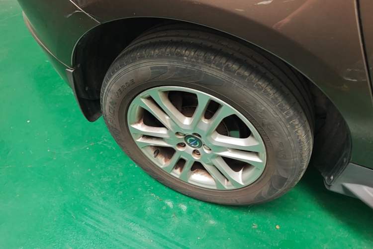 Used Volvo XC60 2015 T5 Smart Edition Right Rear Wheel Hub