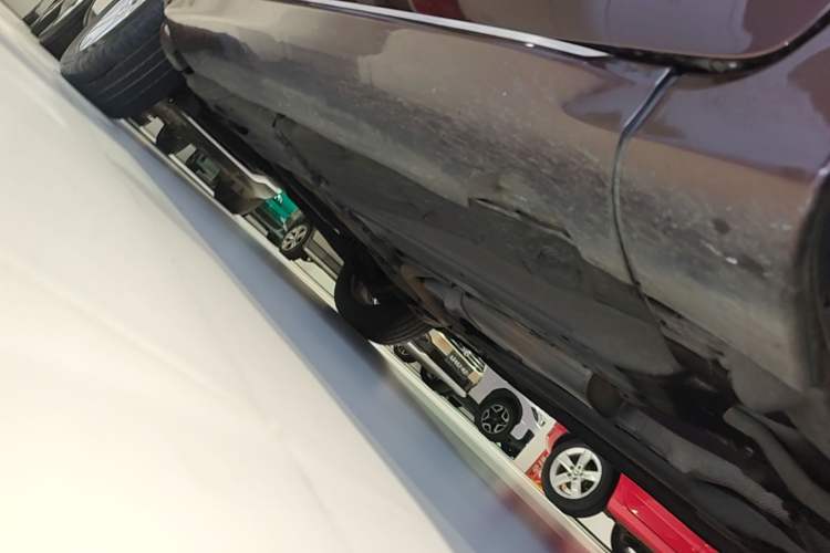 Used Volvo XC60 2015 T5 Smart Upgrade Model Right Side Sill
