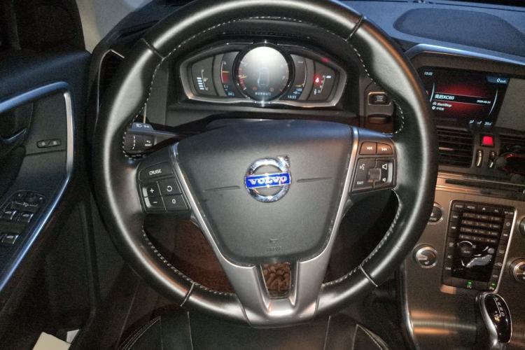 Used Volvo XC60 2015 T5 Smart Upgrade Model Steering Wheel