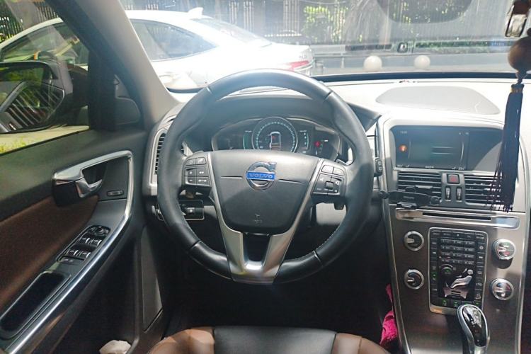 Used Volvo XC60 2015 T5 AWD Smart Drive Edition Steering Wheel