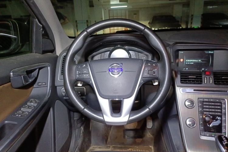 Used Volvo XC60 2015 T5 AWD Smart Drive Edition Steering Wheel